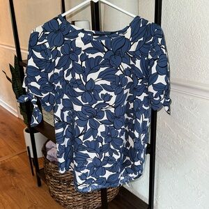 Ann Taylor Short Sleeve Blouse